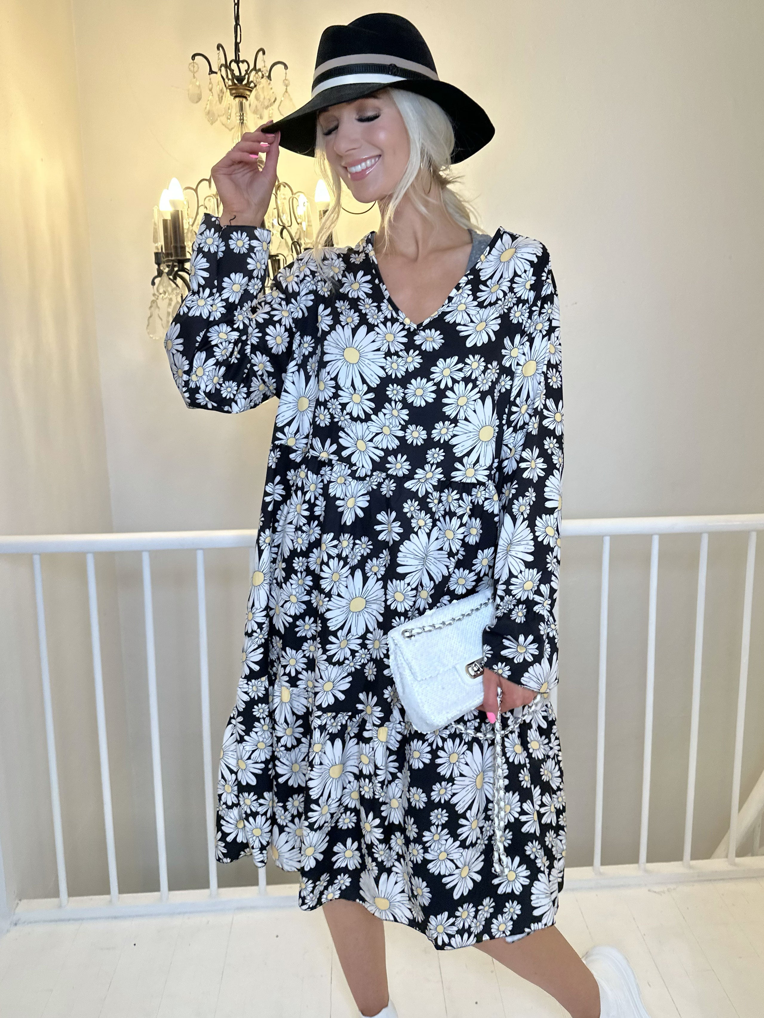 Marguerit - Söt klänning med fint margueritmönster